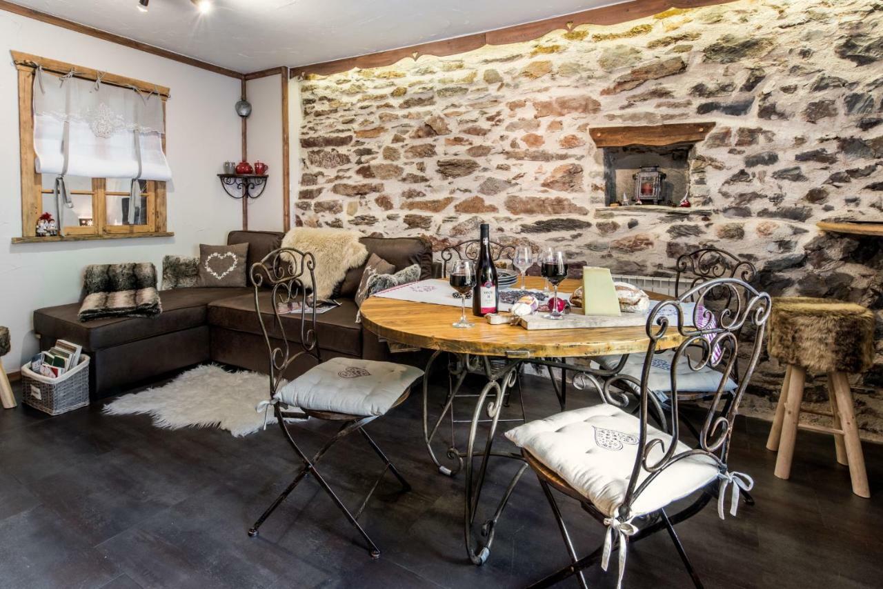 Aux Pieds Des Cimes Apartment